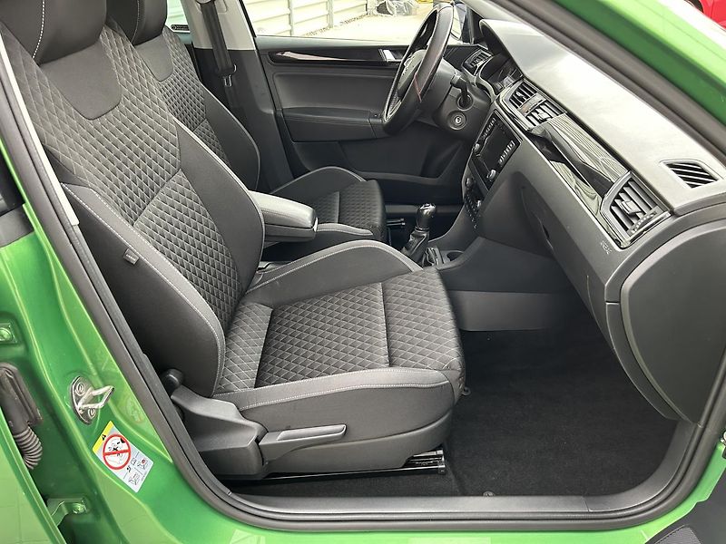 Škoda Rapid 1.0 TSI Style Plus - fotka 24 z 27