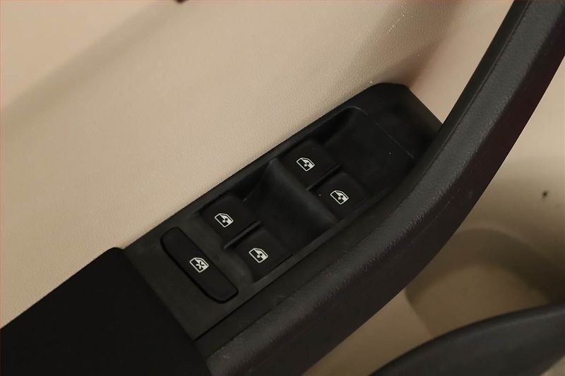 Škoda Fabia (2016) 1.2 TSI, Park. senzory - fotka 9 z 12