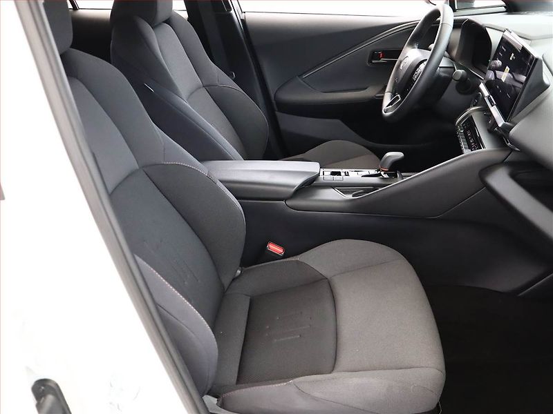 Toyota C-HR (2024) 1.8 Hybrid - fotka 7 z 21