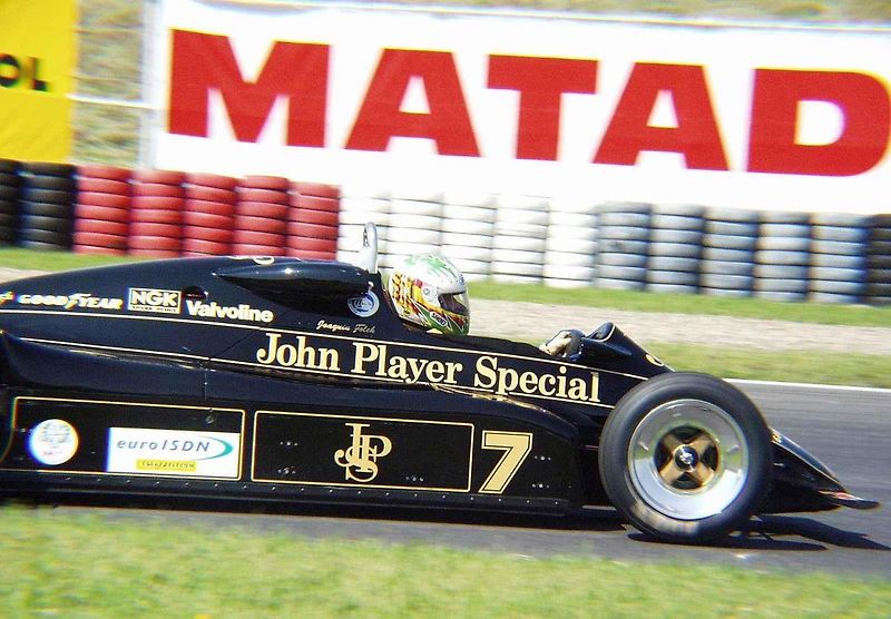 Lotus s Joaquinem Folchem za volantem.