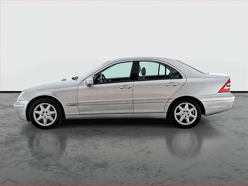Mercedes-Benz Třídy C (2003) C 240 4MATIC, 4X4, Automat - fotka 3 z 17