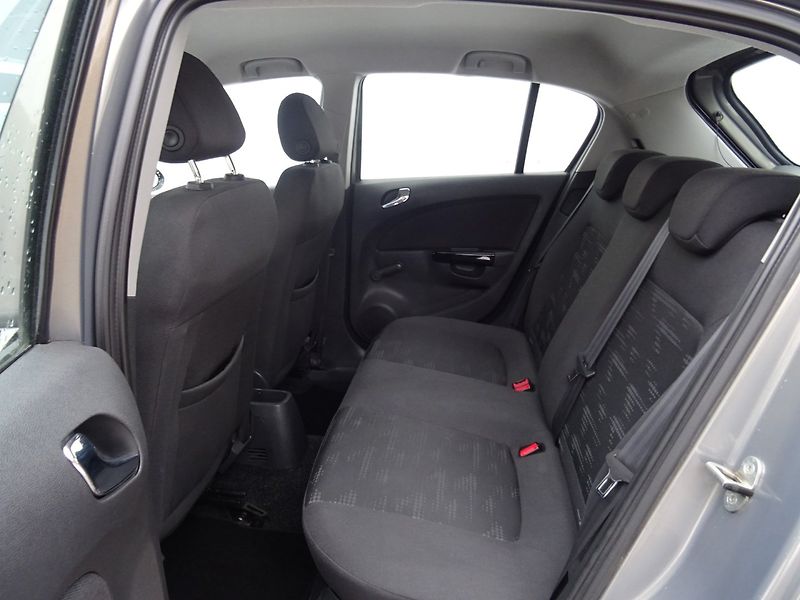Opel Corsa (2014) 1.2i,63kW,1majČR,S.kniha,klima - fotka 17 z 21