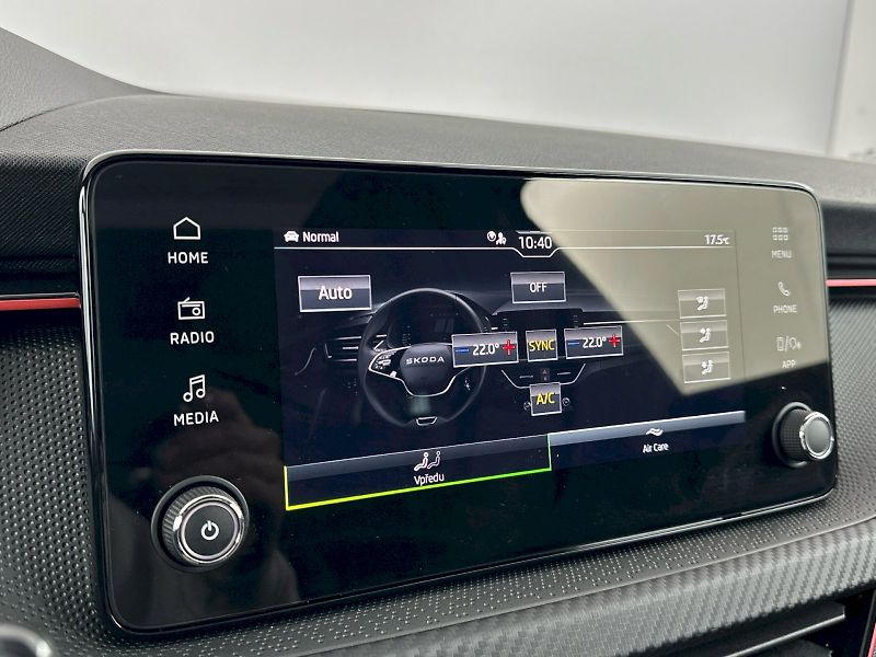Škoda Kamiq (2025) DSG 1.5TSI 110kW Monte Carlo - fotka 18 z 33
