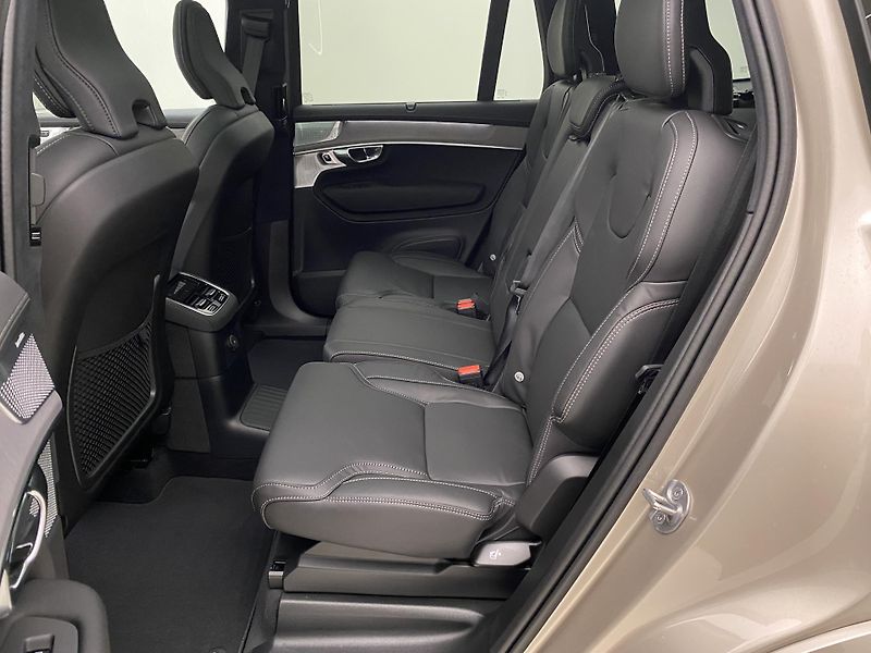 Volvo XC90 (2026) T8 AWD Plug-in BRIGHT ULTRA - fotka 6 z 76