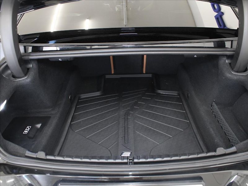 BMW Řada 8 M850I B&O Laser 1.maj.ČR   4,4 - fotka 35 z 41