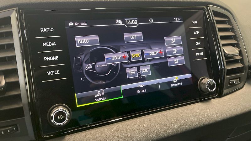 Škoda Karoq (2025) Sportline 1.5TSI 110kW - fotka 32 z 32