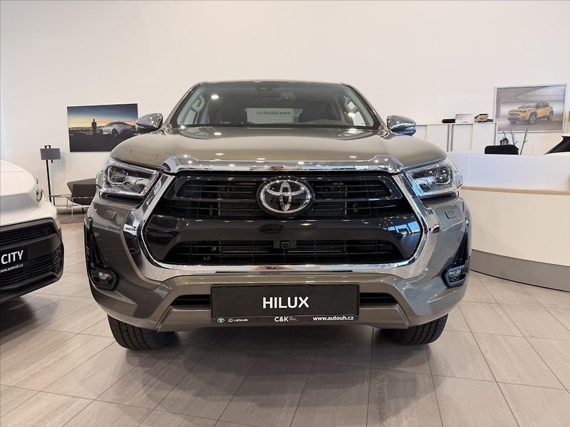 Toyota Hilux (2025) 2,8 Executive  Double Cab Dies - fotka 7 z 13