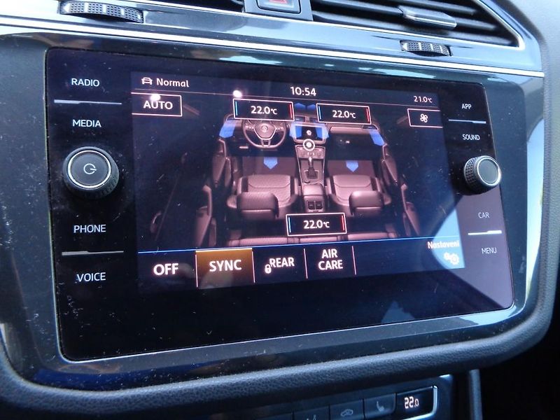 Volkswagen Tiguan 2,0 TDI 4x4 7DSG COMFORTLINE - fotka 16 z 30