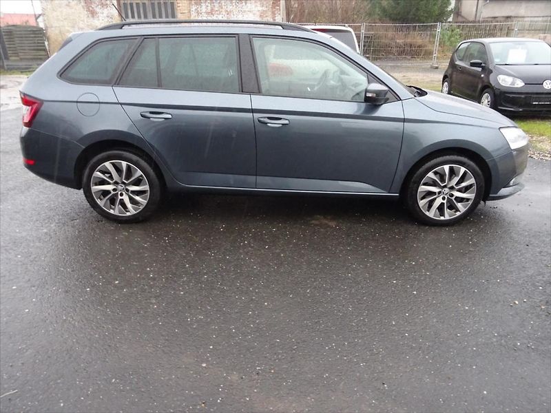 Škoda Fabia 1,0 TSi 70 kW Automat - fotka 3 z 31