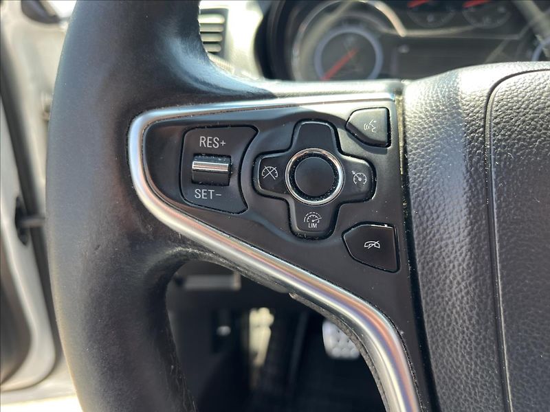 Opel Insignia 1,6 CDTi KLIMA ROZVODY SERVIS - fotka 22 z 37