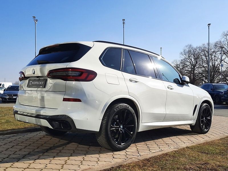 BMW X5 xDrive30D 286k - fotka 3 z 27
