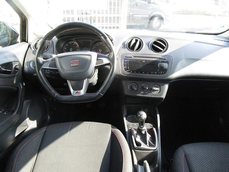 Seat Ibiza 1,2TSI-63KW-NOVÁ STK+OLEJ - fotka 7 z 13