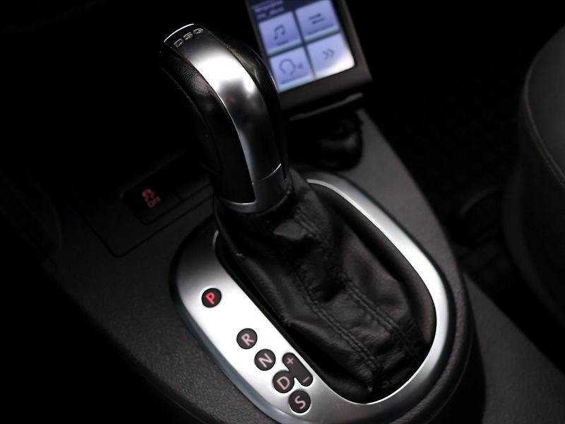 Volkswagen Caddy 1,6 TDI 75kW DSG Tažné Serv.Kn - fotka 24 z 34