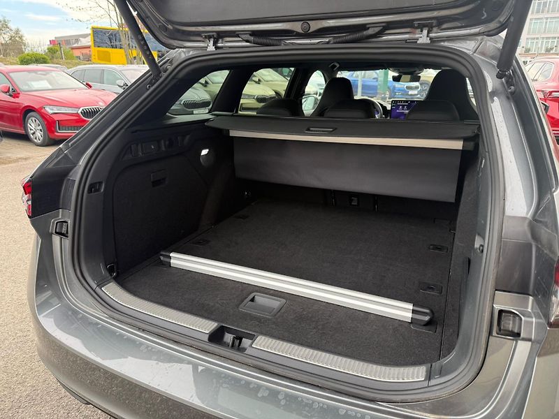Škoda Superb Sportline 2.0 TDI 110kw DSG Co - fotka 23 z 25