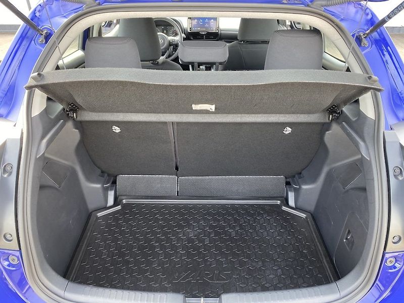 Toyota Yaris 1.5HEV, ČR-1m, Comfort, DPH - fotka 30 z 32