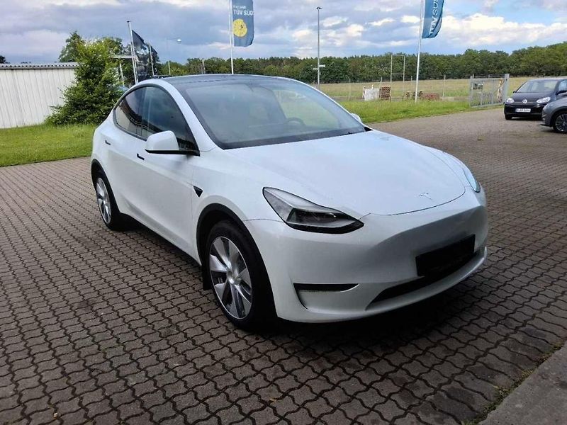 Tesla Model Y ZAMLUVENO ! - fotografie inzerátu