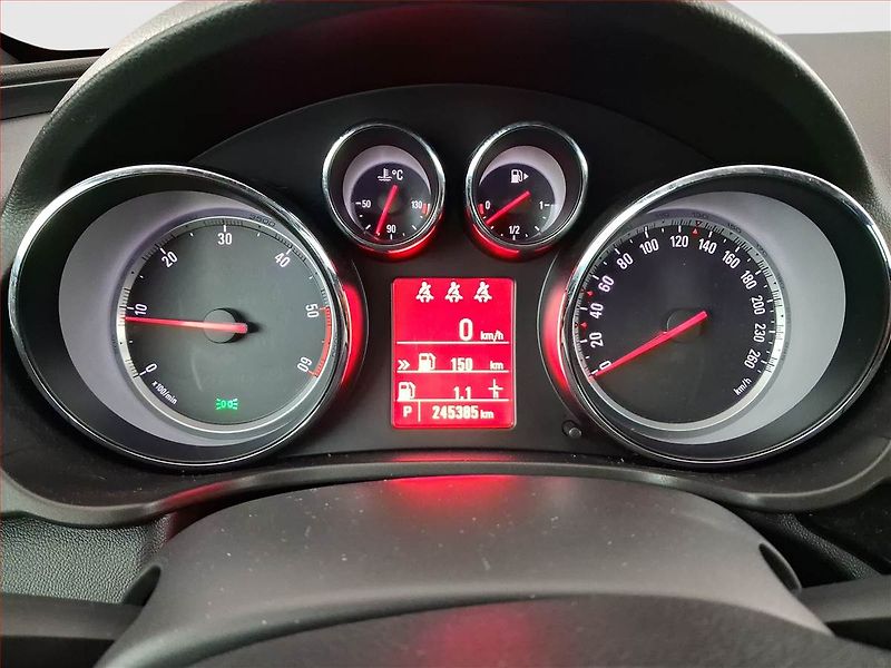 Opel Insignia (2012) 2.0 BiTurbo CDTI, 4X4 - fotka 11 z 26