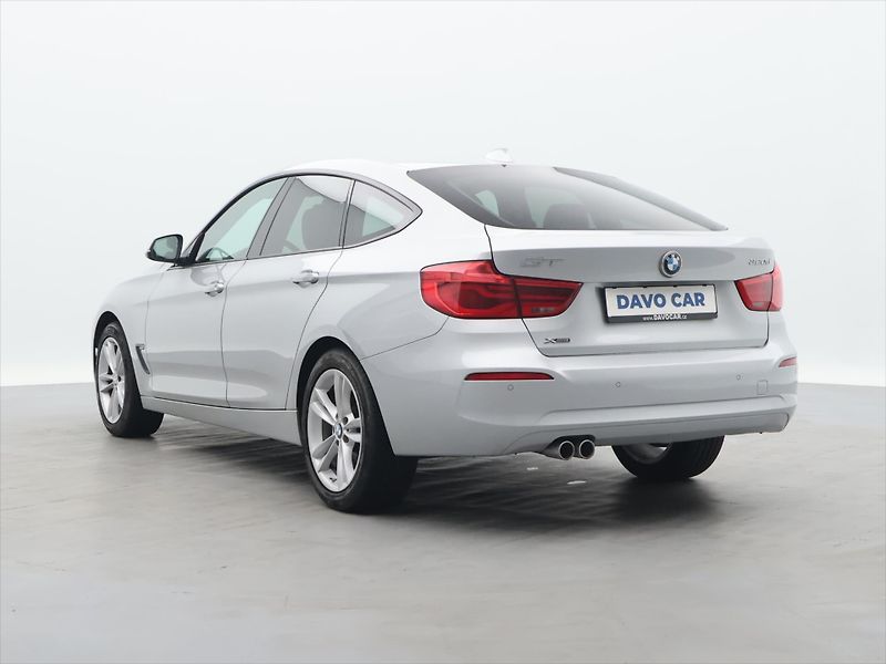 BMW Řada 3 2,0 320d 140kW xDrive CZ Sport - fotka 5 z 37