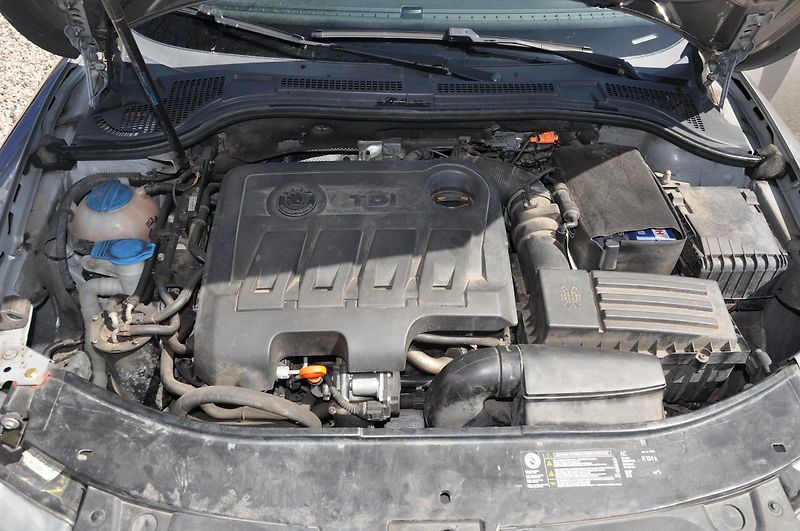 Škoda Superb II 2.0TDi 103kW KOMBI Panorama - fotka 10 z 19