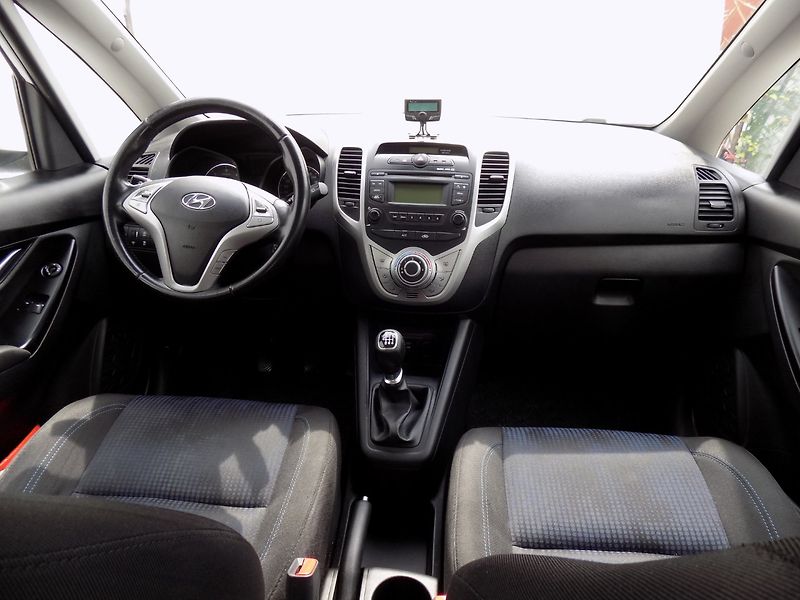 Hyundai ix20 (2017) 1.4 CRDi/1.Maj.ČR/Klima/ - fotka 19 z 30