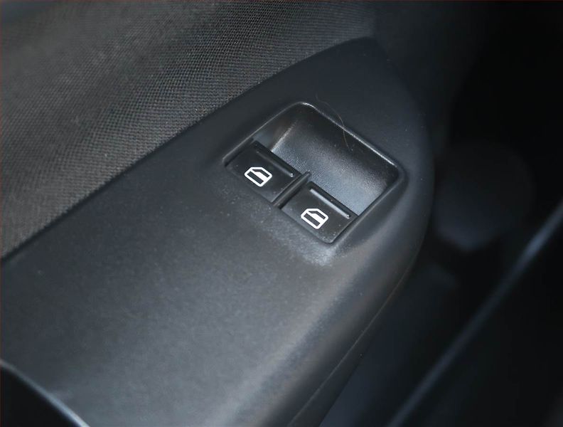 Škoda Octavia (2012) Ambition 1.6 TDI, Navi - fotka 17 z 20