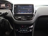 Peugeot 2008 (2017) 1.2 PureTech, Automat, ČR - náhled 12