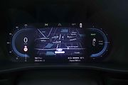 Přehledná a dobře čitelná přístrojovka je plně digitální