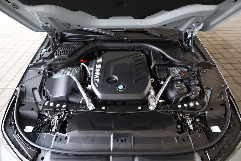 BMW Řada 5 540d xDrive Touring - fotka 9 z 18