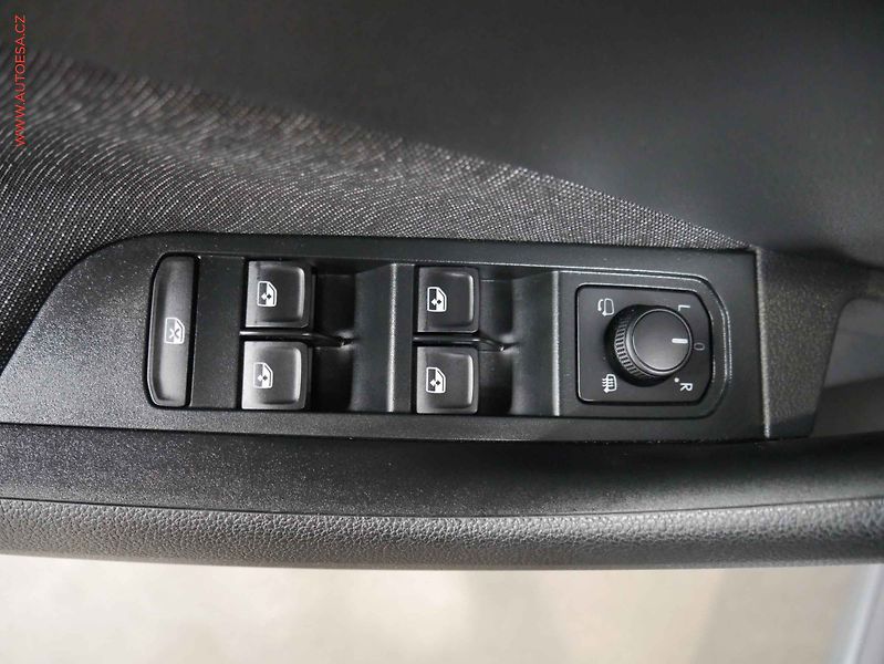 Škoda Kamiq (2023) 1.0 TSI, ČR, Style - fotka 17 z 18
