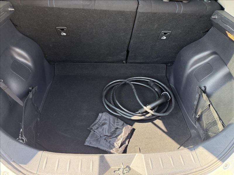 Nissan Leaf 0,0 N-Connecta - fotka 27 z 27