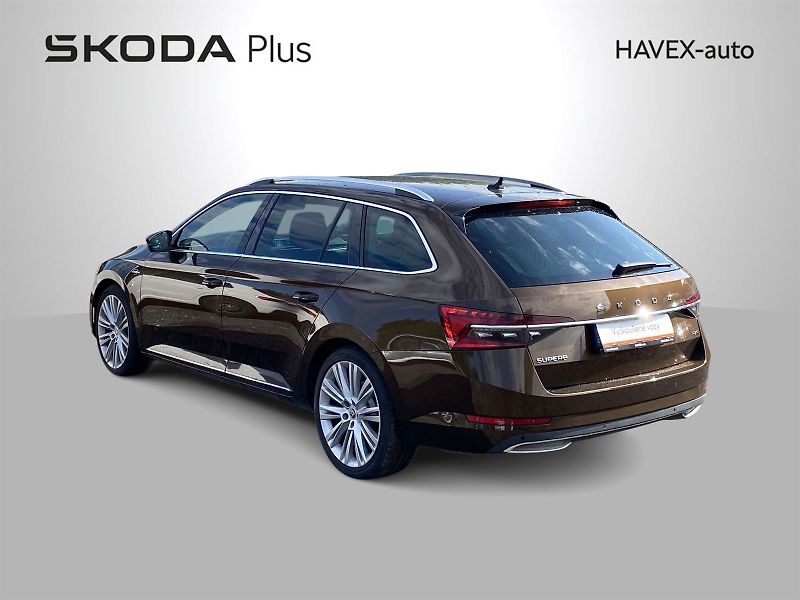 Škoda Superb (2023) Combi 2.0 TDI 4x4 DSG L&K - fotka 43 z 44