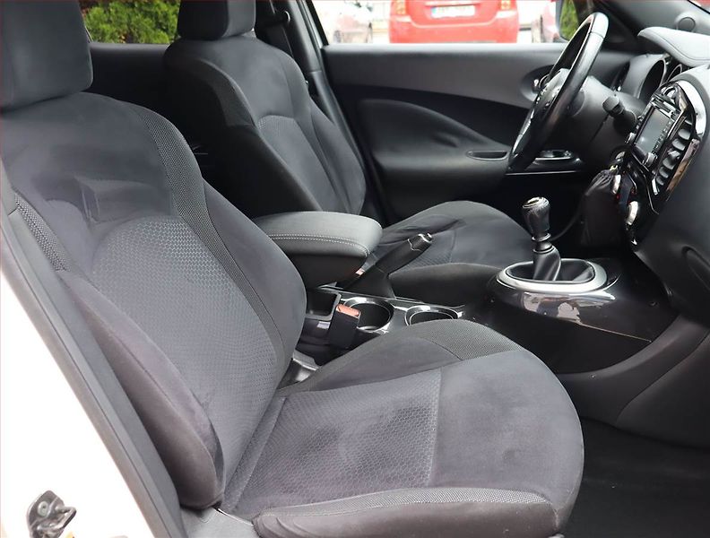 Nissan Juke (2015) 1.2 DIG-T, Navi, Tempomat - fotka 9 z 20