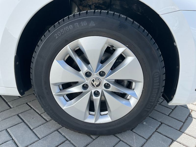 Škoda Octavia (2022) Com.2.0TDi Navigace! ČR+1.maj. - fotka 34 z 35