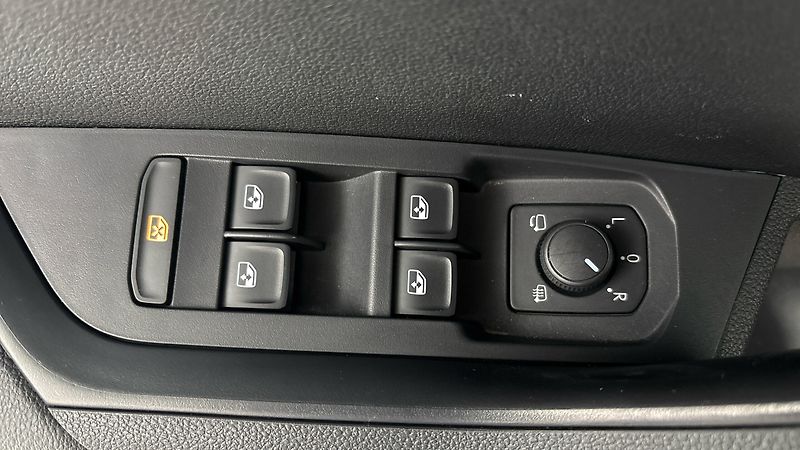Škoda Karoq 1.5 TSI DSG Style - fotka 20 z 27