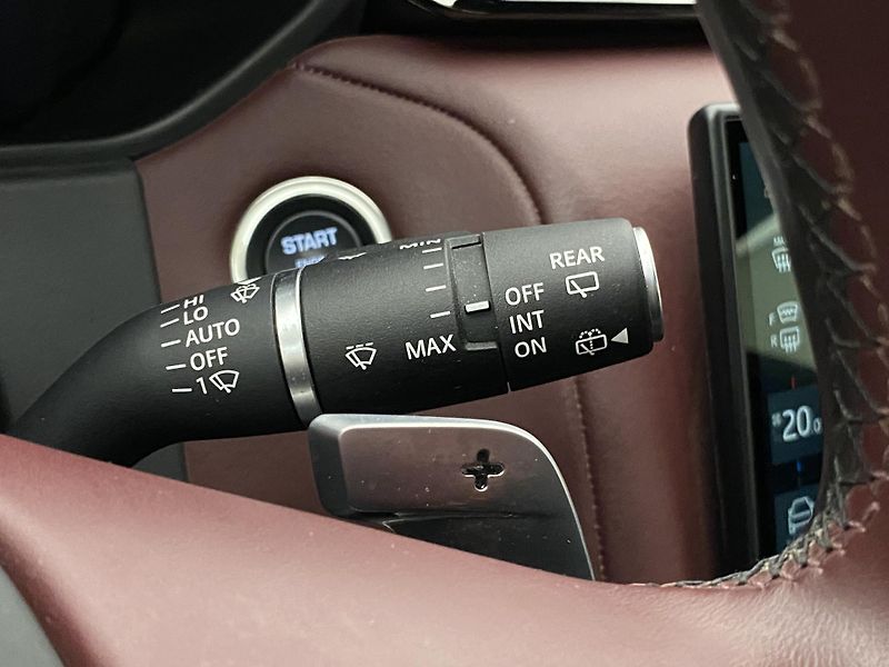 Land Rover Range Rover Velar D300 HSE DYNAMIC AWD AUT CZ - fotka 22 z 51