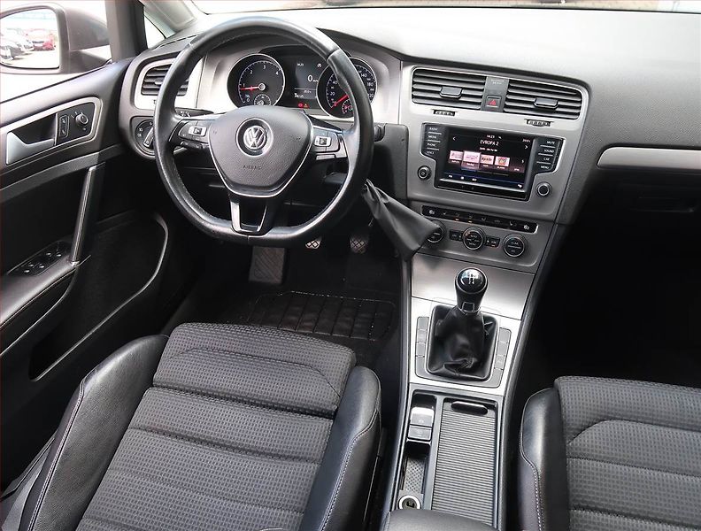 Volkswagen Golf (2016) 1.6 TDI, Tempomat - fotka 7 z 13