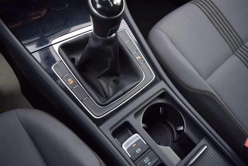 Volkswagen Golf Variant (2016) 1.4TSI 110kw COMFORTLINE TAŽNÉ - fotka 25 z 45