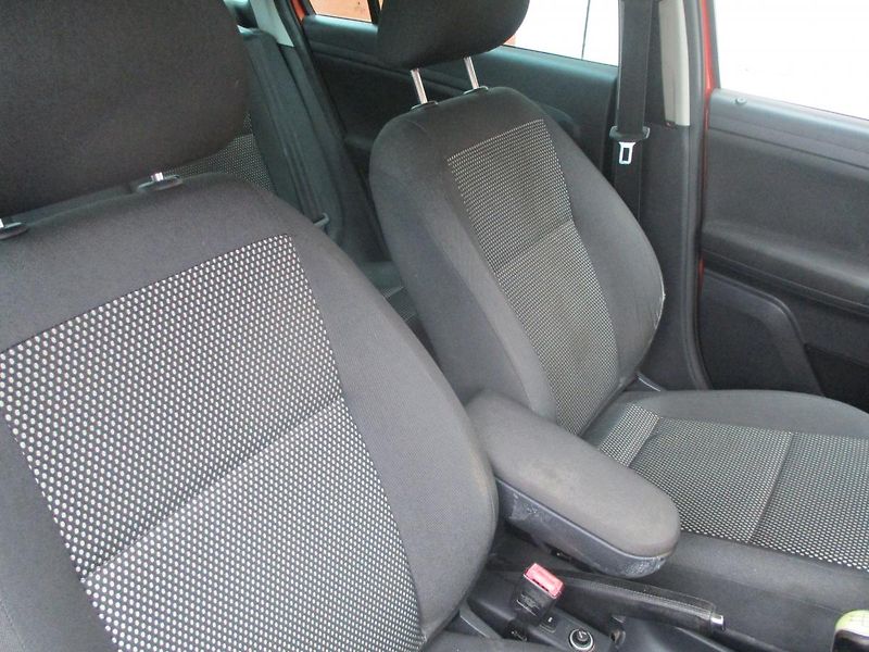 Škoda Fabia 1.6i SCOUT - fotka 17 z 32