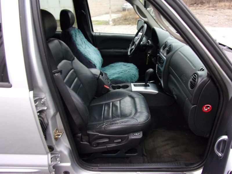 Jeep Cherokee (2004) 2.5 CRD 105kW 4X4  BEZ KOROZE - fotka 22 z 23
