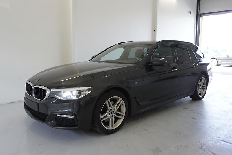 BMW Řada 5 520D TOURING XDRIVE STEPTRONIC - fotka 1 z 29