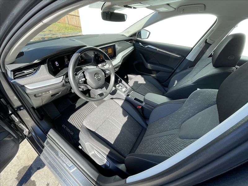 Škoda Octavia 2,0 TDI DSG Style Plus ACC - fotka 4 z 19
