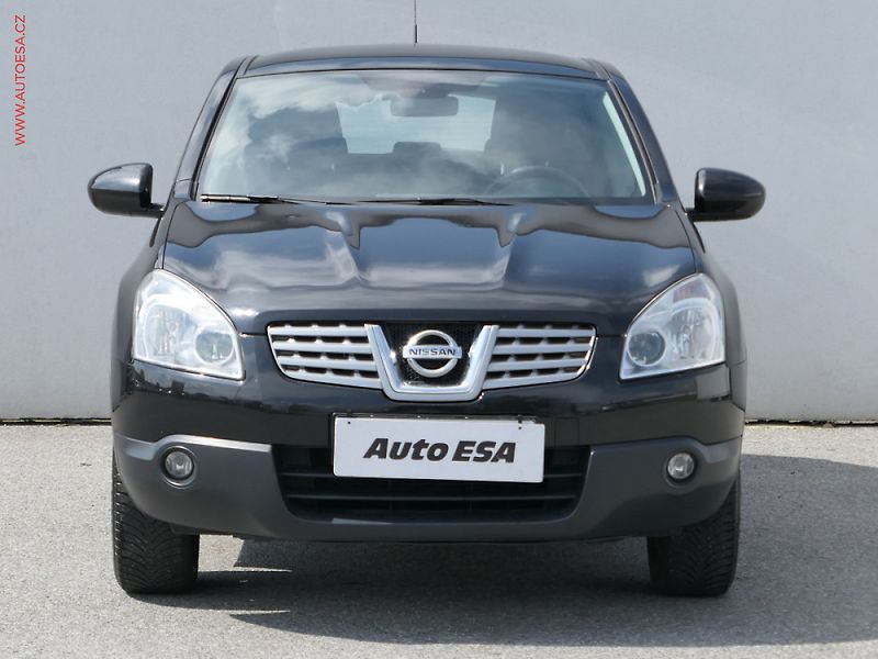 Nissan Qashqai (2009) 2.0, Acenta, panor, TZ - fotka 2 z 3