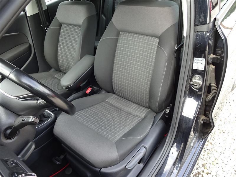 Volkswagen Polo 1,2 TSI 66kW - fotka 18 z 52