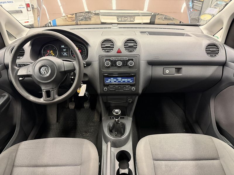Volkswagen Caddy 1.6 TDI 75 kW  - fotka 10 z 18