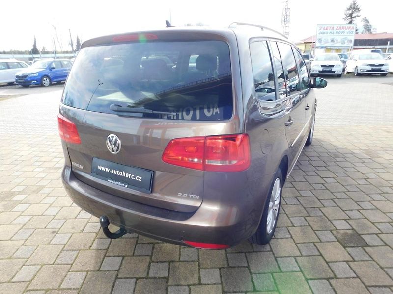 Volkswagen Touran (2012) 2.0 TDi Webasto - fotka 4 z 29