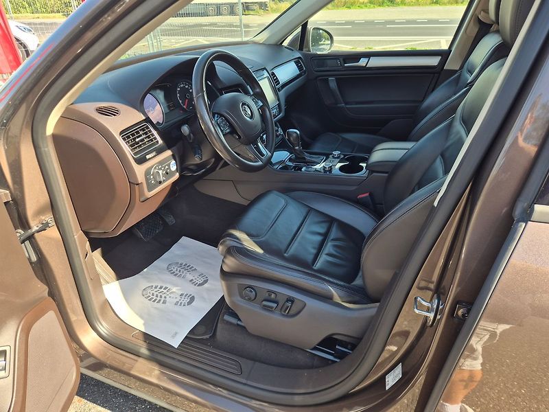 Volkswagen Touareg 3.0TDi 150kW 4x4 tažné - fotka 9 z 32