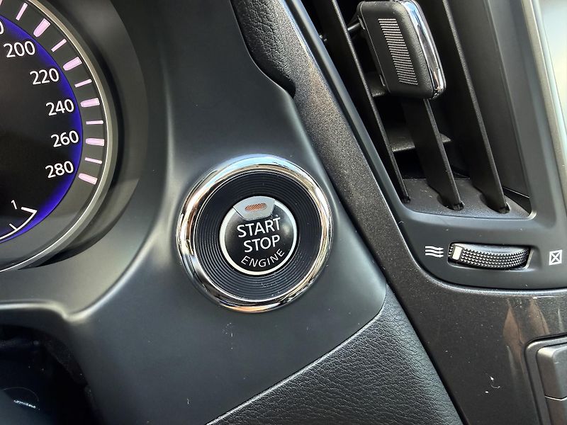 Infiniti Q50 2,2 Diesel 125kW REZERVACE - fotka 36 z 45