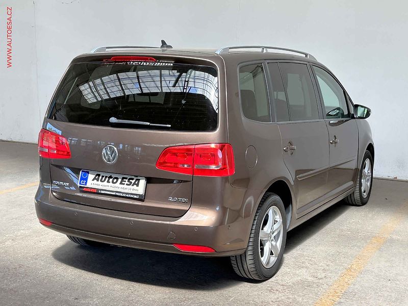 Volkswagen Touran (2014) 2.0TDi, AC, park.čidla - fotka 4 z 16