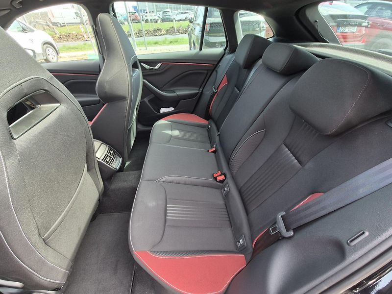 Škoda Scala (2023) 1.5 TSI MONTE CARLO MAN6  - fotka 5 z 35