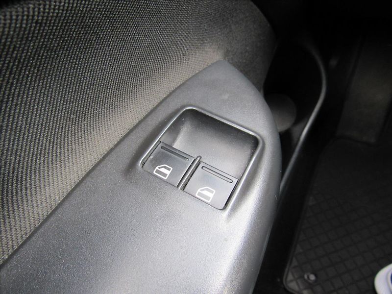 Škoda Octavia 1,6 TDi 77kW Sedan - fotka 22 z 30